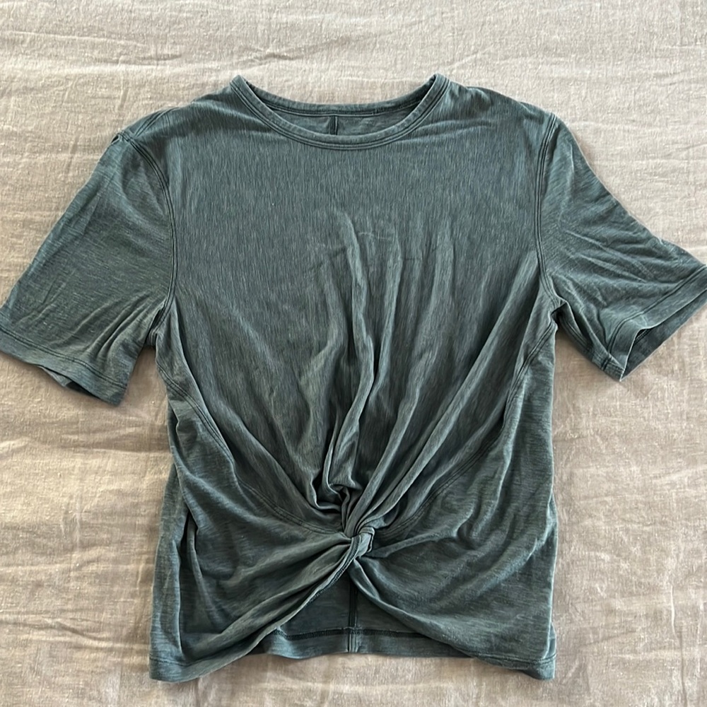 Lululemon Womens On the Move Relaxed Twist Front T-Shirt